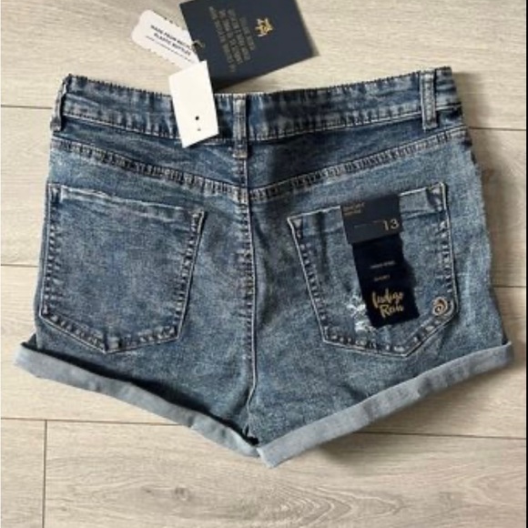 Jean shorts - Picture 2 of 3